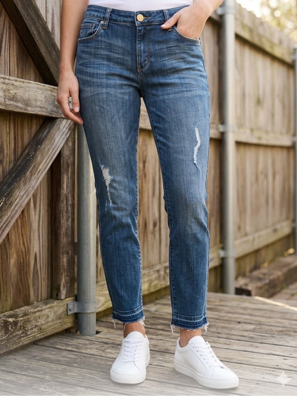 👗Kut from the kloth Distressed Blue Denim Jeans